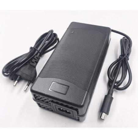 Konektor za bŭrzo zarezhdane ot 5 ampera, sŭvmestim sŭs seriya Xiaomi Ninebot Max G30 ili seriya Ninebot Max G2 vsichki modeli K