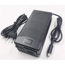 Zaryadnoye ustroystvo dlya samokatov Xiaomi Mi3, Pro2, Essential, 1S ili analogichnykh. Xiaomi - 5 Zaryadnoye ustroystvo dlya sa